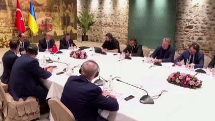 أنقرة تعلن احتمال استضافة وزيري خارجية روسيا وأوكرانيا