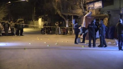 Kahvehaneye yapılan silahlı saldırıda 2 kişi yaralandı