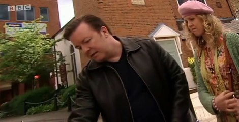 Extras S02 E02