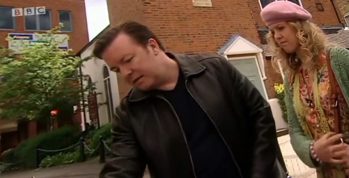 Extras S02 E02