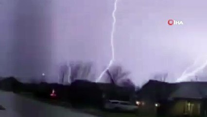 Nadir olarak meydana gelen “ters yıldırım” görüntülendi