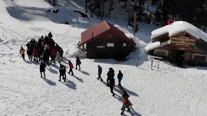 Artvin'de üniversite öğrencilerinin çığ tatbikatı gerçeği aratmadı