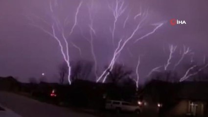 Nadir olarak meydana gelen "ters yıldırım" görüntülendi