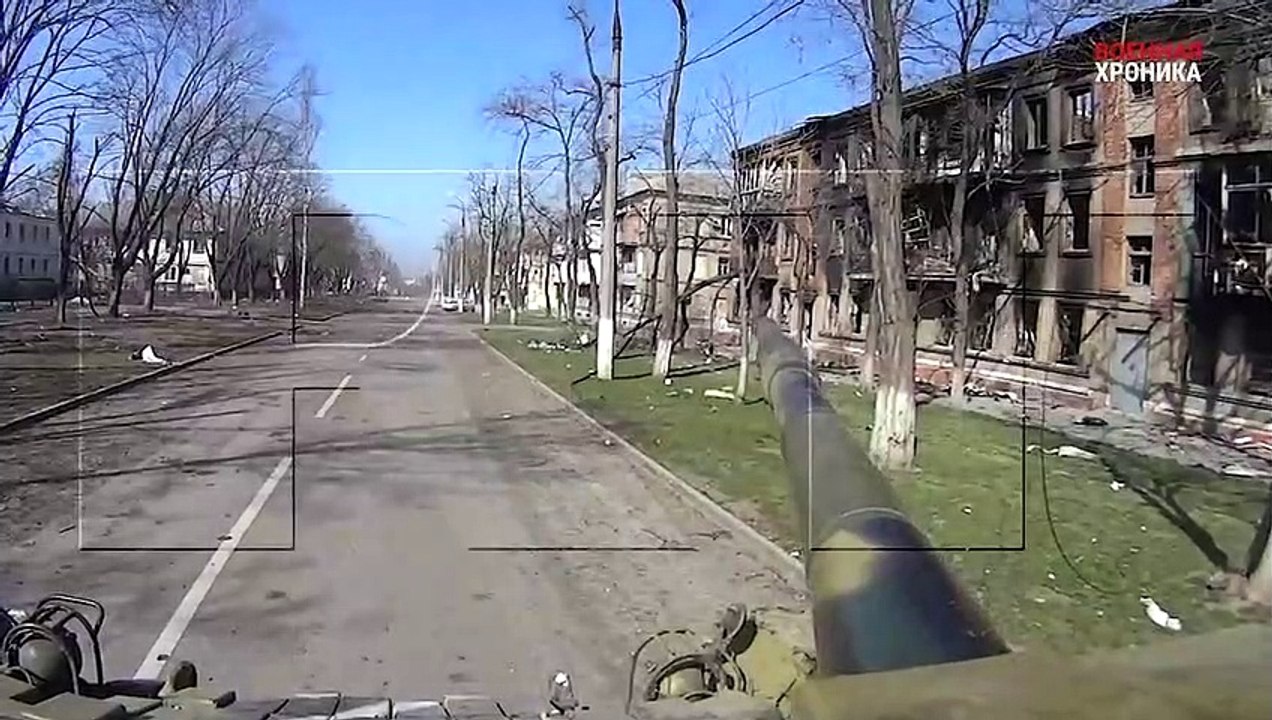 Les tanks russes ne font que détruire les villes d'Ukraine