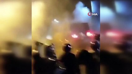 Lanka'da akaryakıt krizi halkı ayağa kaldırdı! Hükümete büyük isyan var: Araçlar alev alev yakıldı