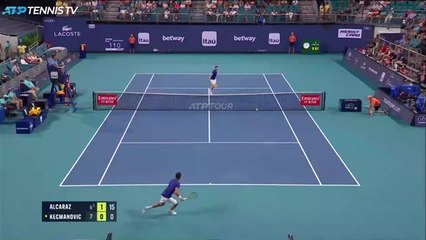 Miami - Alcaraz sort vainqueur d'un énorme combat face à Kecmanovic