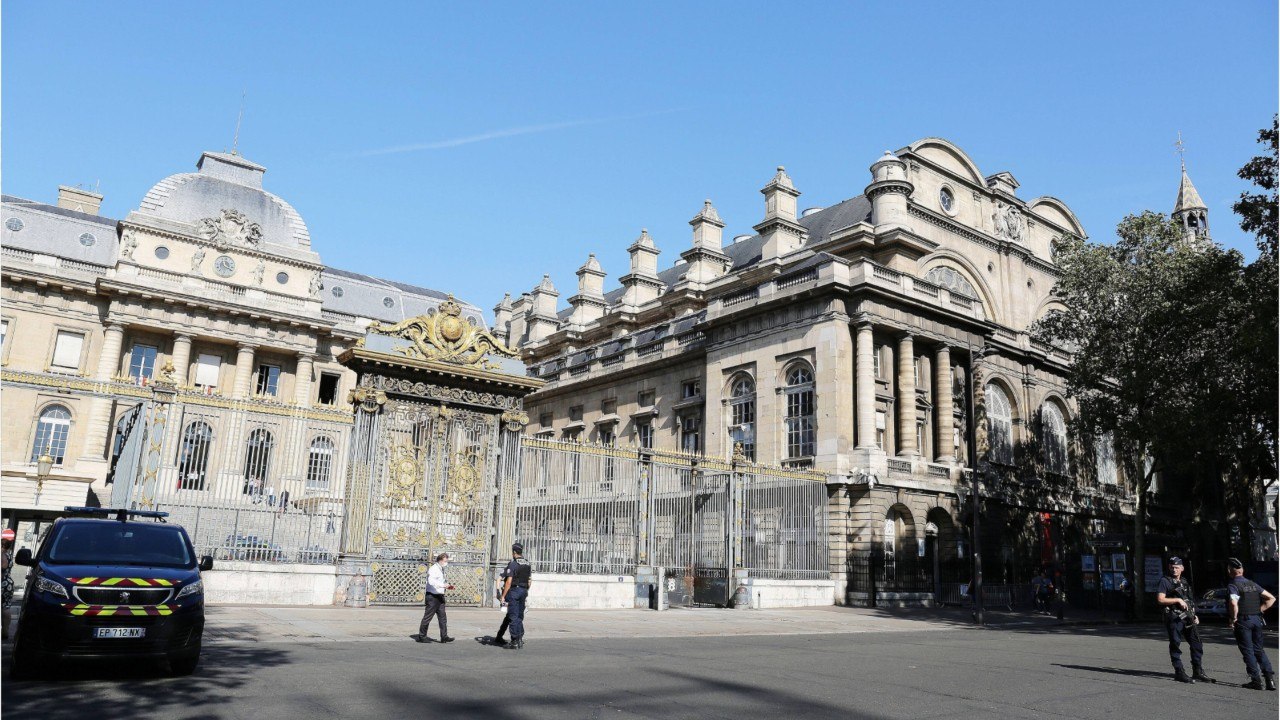 FEMME ACTUELLE - Attentats du 13-Novembre : pourquoi les photos du Bataclan seront-elles finalement dévoilées ?