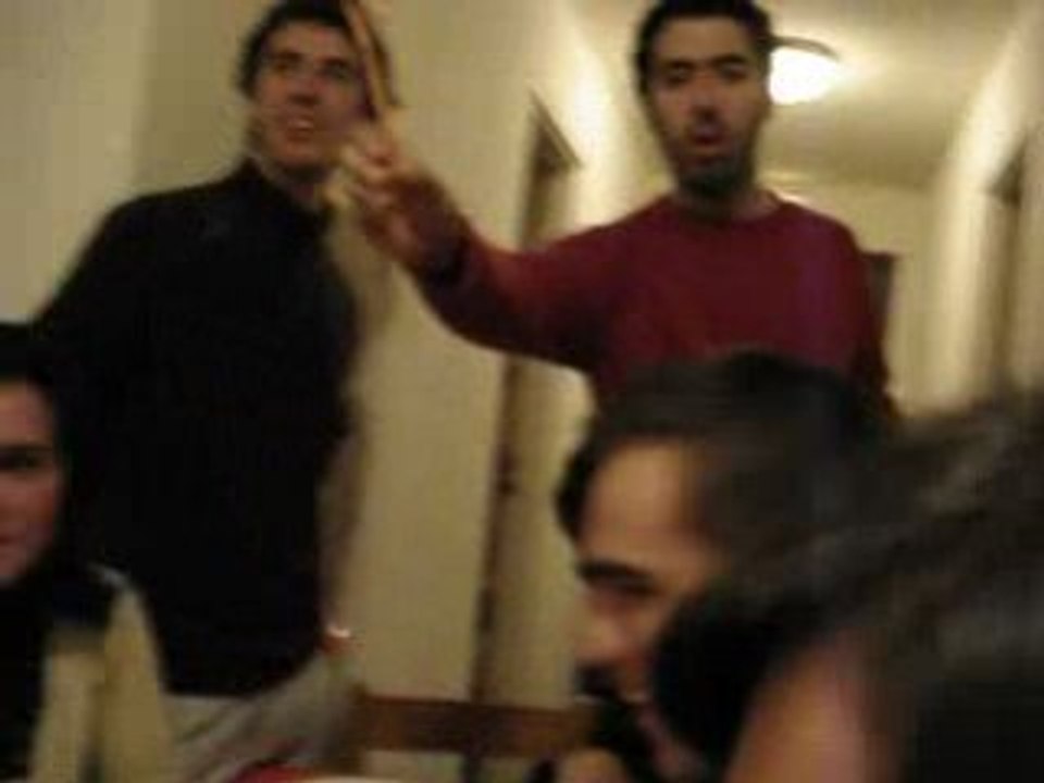 Ski ESIL 2008 - soirée tartiflette dans le couloir