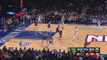 Greek Freak outduels Durant in thrilling Bucks win