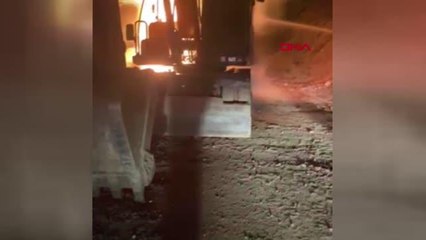 SARIYER'DE İŞ MAKİNESİ ALEV ALEV YANDI