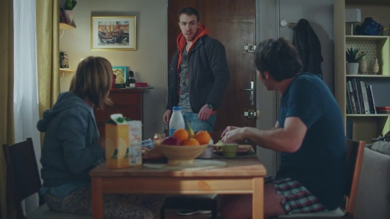 Plus belle la vie : [Indiscrétion] - La guerre est déclarée entre Laetitia et son frère !