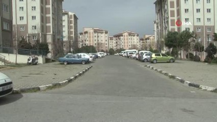 Son dakika! Fırtına Manisa'yı savaş alanına çevirdi...Çatıdan kiremit düştü, yaralanmaktan son anda kurtuldu