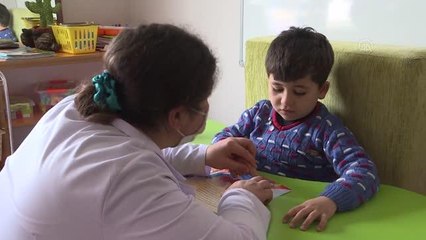 Otizmli 6 yaşındaki Emirhan, özel eğitimlerle her geçen gün daha da iyileşiyor