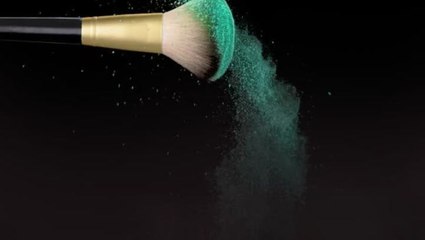 تجرأي بإعتماد ظلال العيون الأخضر