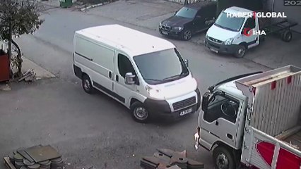 Ümraniye'de kar maskeli hırsızların 60 bin liralık soygunu kamerada