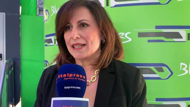 A Reggio Calabria il nuovo treno ibrido Blues di Trenitalia