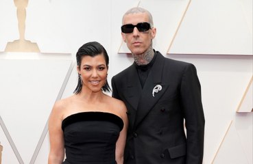 Travis Barker dankt "Krankenschwester" Kourtney Kardashian