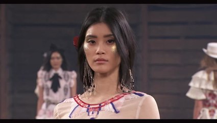 بالفيديو، شاهدي كيف تمّ تصميم مجموعة CHANEL Metiers D'art 2013-2014