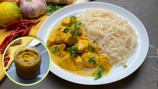 طريقة عمل معجون الكاري الاخضر وكاري الدجاج