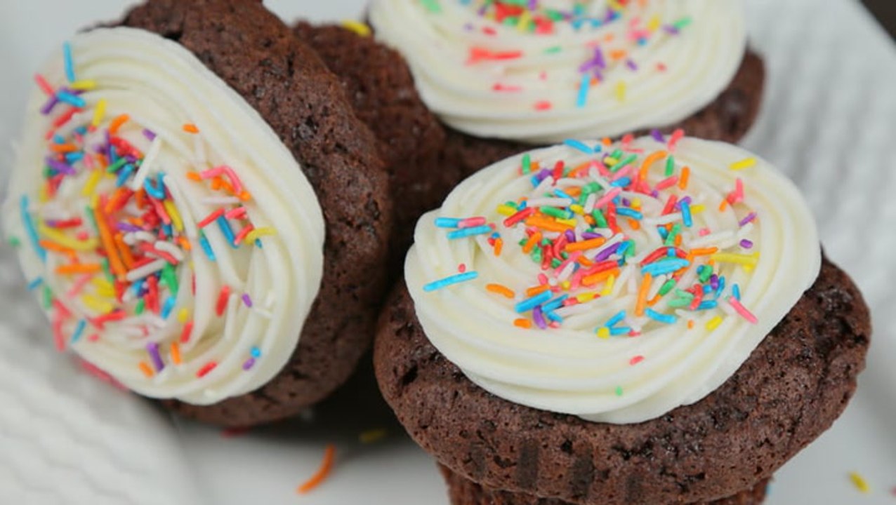 طريقة عمل كريمة تزيين الكب كيك بالصور