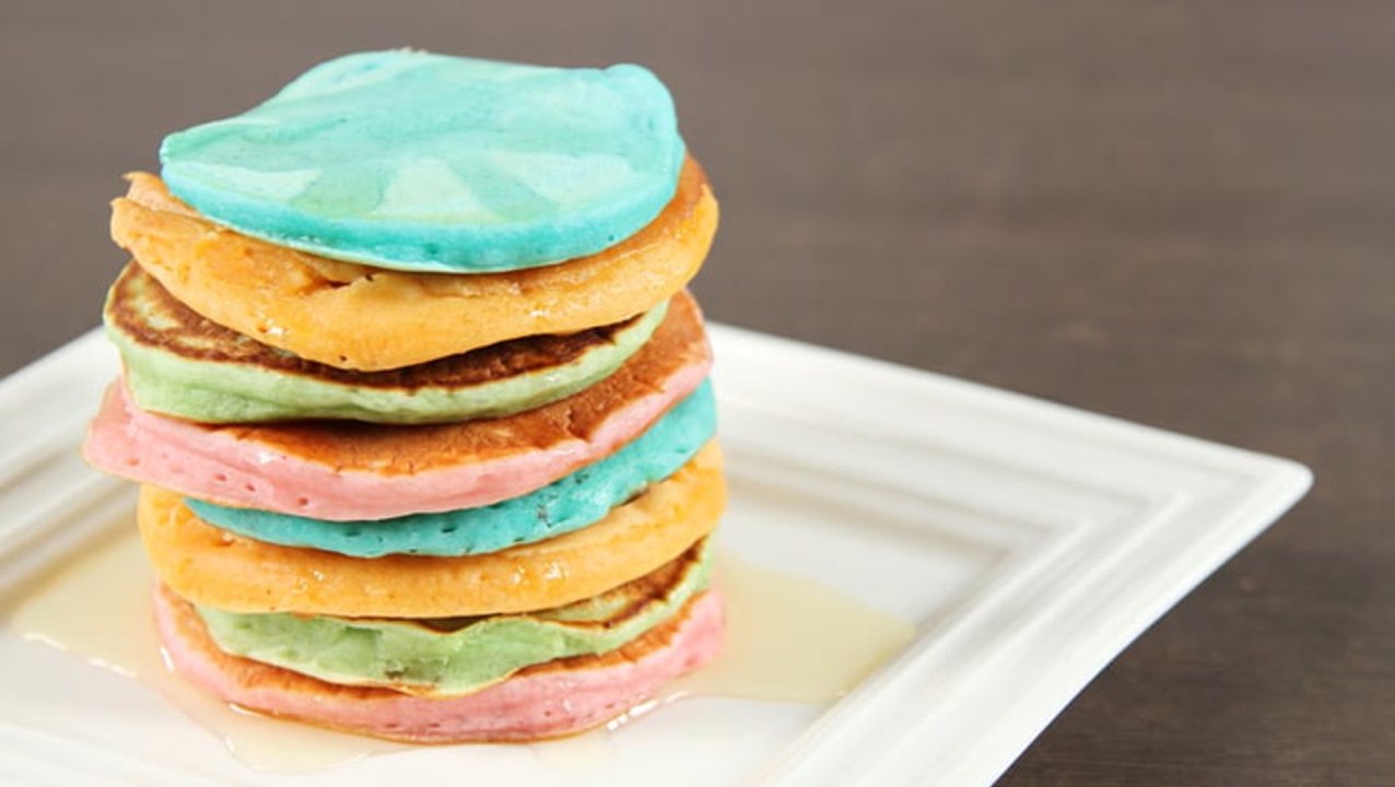 طريقة عمل بان كيك قوس قزح بالصور