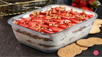 حلى كريمه طبقات مع الفراولة