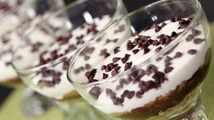 حلى كاسات تشيز كيك تمر وشوكولاتة