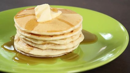 طريقة عمل البانكيك بالزبدة والعسل بالصور