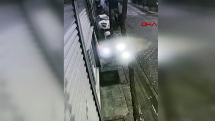 Polisten kaçarken 3'üncü kattan atladı