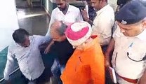 डाढ़देवी मंदिर सड़क मार्ग के कार्य रुकवाने के विरोध में डीएफओ कार्यालय में किया था प्रदर्शन