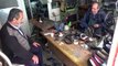 55 yaşındaki ayakkabı tamircisi, mesleğini babadan kalma tezgahında sürdürüyor