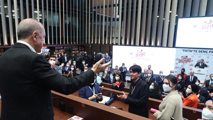 Cumhurbaşkanı Erdoğan'dan gençlere tavsiye: Dünyayı gezip görmek, farklı kültürleri tanımak için şartlarınızı zorlayın