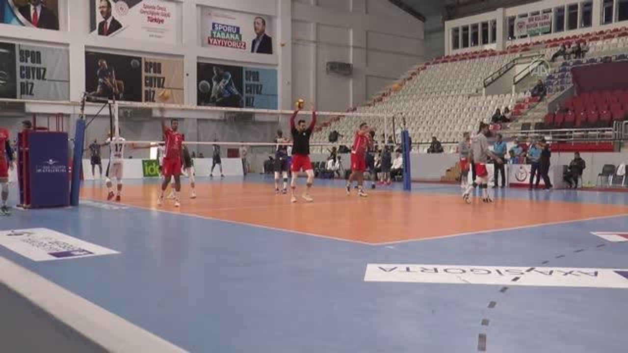 Voleybol: AXA Sigorta Efeler Ligi