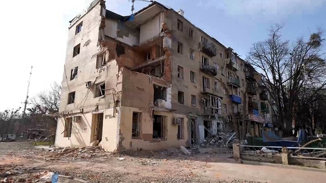 كاميرا الجزيرة ترصد آثار القصف الروسي على خاركيف