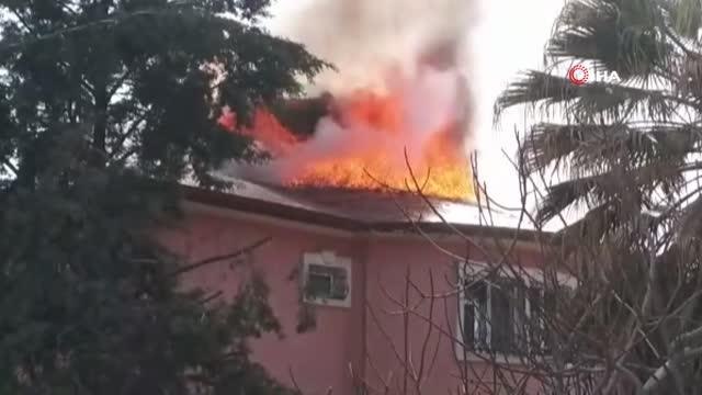 Son dakika! Adıyaman'da korkutan yangın... İzolasyon çalışması esnasında lüks villada yangın çıktı