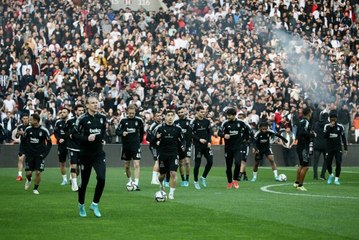 Beşiktaş, Trabzonspor maçına taraftarı önünde hazırlandı