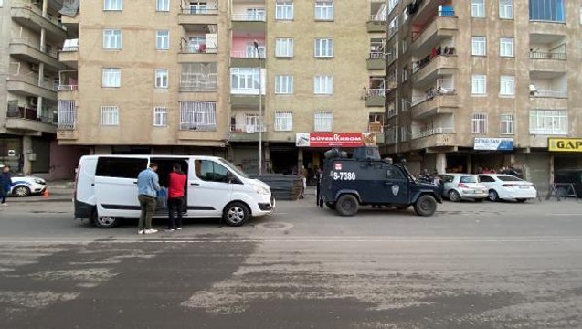 DEMİR DOĞRAMA ATÖLYESİNDE TİNER KUTUSU PATLADI: 1 ÇOCUK YARALI