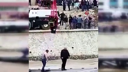 İnşaat halindeki köprü çöktü: 2 işçi yaralı