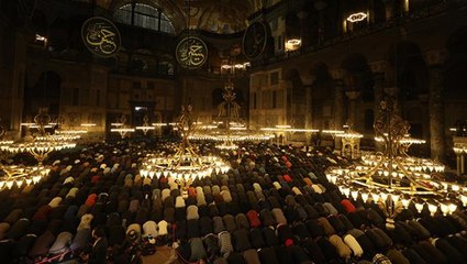 Ayasofya-i Kebir Camii'nde 88 yıllık teravih hasreti meydana taştı