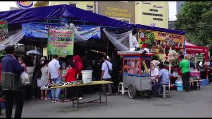 Berburu Takjil Di Pasar Benhil