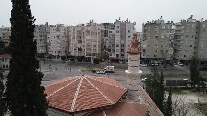Antalya'da yapılan "düğmeli cami" nakış gibi işleniyor