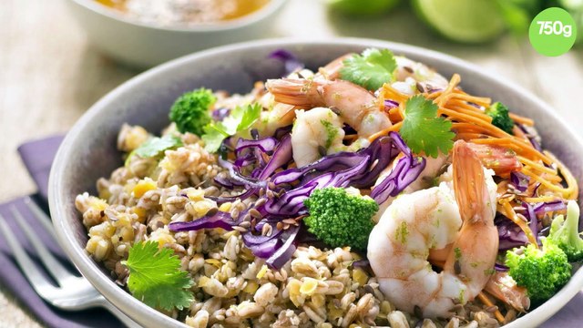 Bowl épeautre, lentilles corail, sésame, crevettes et chou rouge