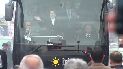 İYİ Parti Genel Başkanı Akşener, esnafı ziyaret etti