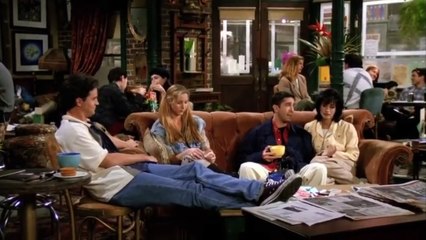 Rachel entra vestida de novia en Central Perk, en Friends