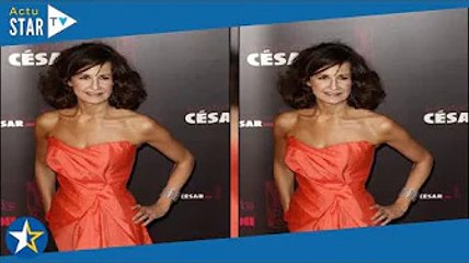 Panique au théâtre : Valérie Lemercier s'écroule sur scène en donnant la réplique à Isabelle Gélinas