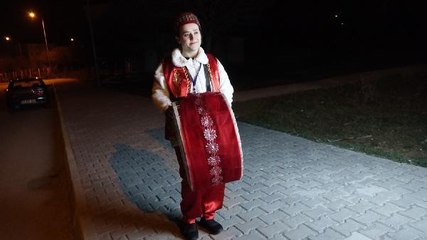 ÇORUM'DA KADIN DAVULCU SAHURA KALDIRDI