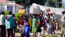 Tausende Menschen fliehen vor Gewalt in der DRKongo, nach Uganda