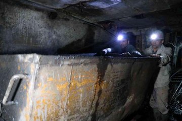 Madenciler ilk sahurunu yerin 300 metre altında yaptı