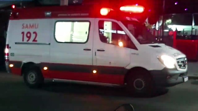 Mulher passa mal ao ingerir bebida alcoólica em excesso e é socorrida pelo SAMU