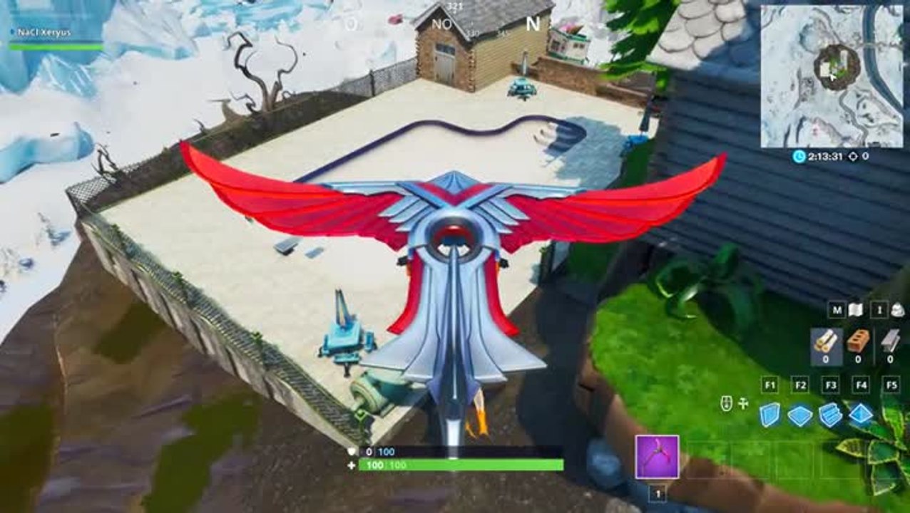 Fortnite, saison 10 : Danser devant une statue de chauve-souris, un piscine totalement hors-sol et sur un siège pour géant